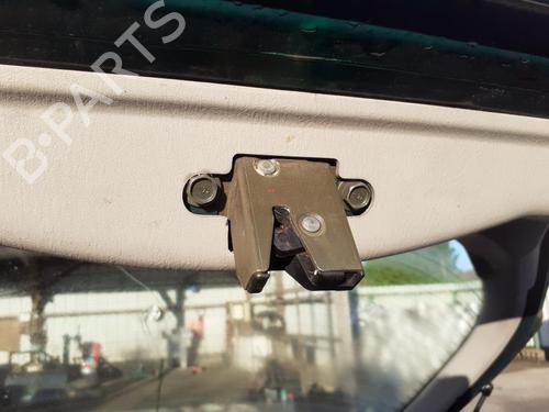 Used Tailgate lock NISSAN PRIMERA Hatchback (P11) 2.0 TD (90 hp) 27120457