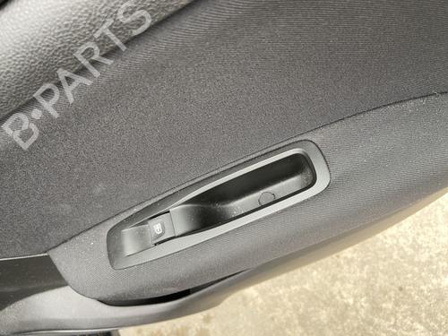Høyre Foran elrute bryter RENAULT MEGANE IV Hatchback (B9A/M/N_) 1.5 dCi 110 (B9A3) (110 hp) 29815116
