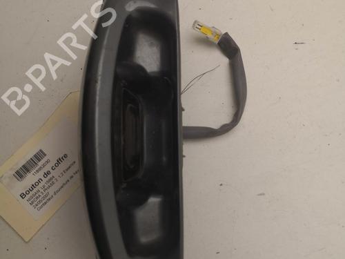 Used Switch NISSAN MICRA III (K12) 1.2 16V (80 hp) 31711298