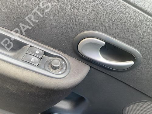Used Left front window switch RENAULT CLIO III (BR0/1, CR0/1) 1.5 dCi (BR17, CR17) (86 hp) 29117854