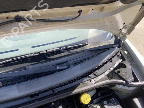 Used Front windshield wiper arm CITROËN C3 I (FC_, FN_) 1.4 HDi (68 hp) 27106152