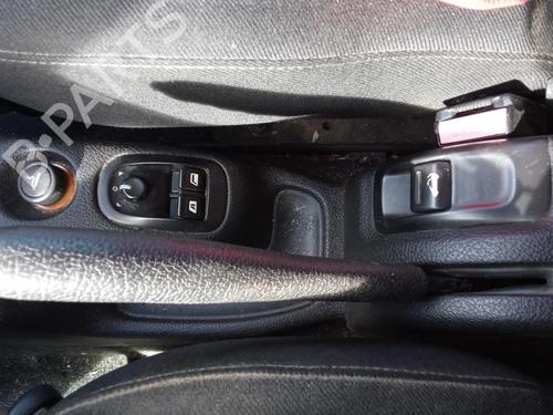 Used Seat buckle PEUGEOT 206 CC (2D) 1.6 16V (2DNFUF, 2DNFUR) (109 hp) 27141217