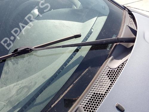 Used Front windshield wiper arm FORD FOCUS I (DAW, DBW) 1.8 Turbo DI / TDDi (90 hp) 27134140
