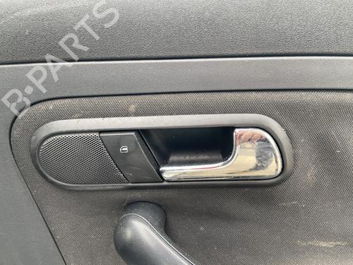 Højre bagtil invendig håndtag SEAT IBIZA III (6L1) 1.9 TDI (100 hp) 30885590