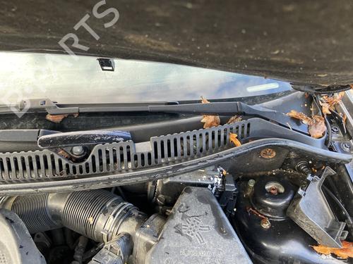 Essuie-glace moteur avant VW POLO IV (9N_, 9A_) 1.9 TDI (101 hp) 30462042