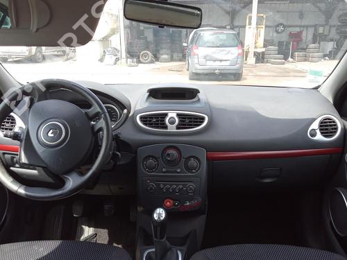 Instrumentbræt RENAULT CLIO III (BR0/1, CR0/1) 1.2 16V (BR02, BR0J, BR11, CR02, CR0J, CR11) (75 hp) 27139416