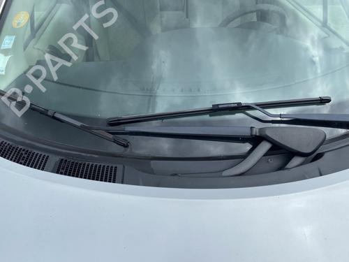 Used Front windshield wiper arm RENAULT SCÉNIC II (JM0/1_) 1.5 dCi (JM1E, JM16) (106 hp) 27108788