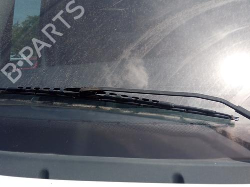 Used Front windshield wiper arm RENAULT MASTER II Van (FD) 2.5 dCi (101 hp) 27109883