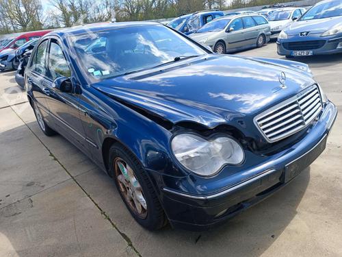 Serrure avant droite MERCEDES-BENZ C-CLASS (W203) C 270 CDI (203.016) (170 hp) 27123367