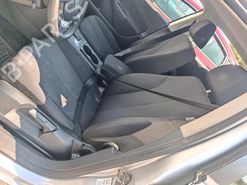 Venstre foran beltestrammer VW PASSAT B6 Variant (3C5) 2.0 TDI (140 hp) 27124502