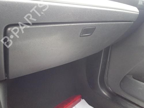 Handskerum BMW 1 (E87) 118 d (122 hp) 27141543