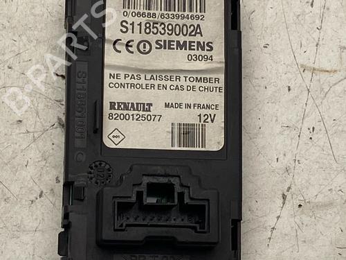 Used Card reader Card reader RENAULT SCÉNIC II (JM0/1_) 1.9 dCi (JM0G, JM12, JM1G, JM2C) (120 hp) 40449038 40449038