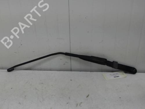 Used Front windshield wiper arm RENAULT MASTER II Van (FD) 2.5 dCi (101 hp) 27117669