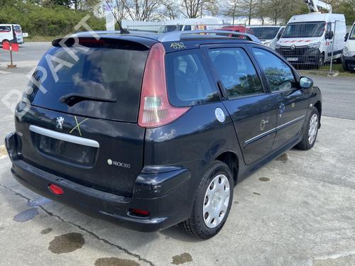 right-taillight-peugeot-206-sw-2ek-2002-33720464 main image