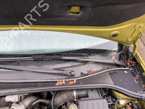front-windshield-wiper-arm-renault-clio-iii-br01-cr01-2005-2006-2007-2008-2009-2010-2011-2012-2013-2014-32777578 main image