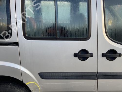 Używane Drzwi boczne / przesuwne prawe FIAT DOBLO Box Body/MPV (223_) 1.3 D Multijet (75 hp) 29529532