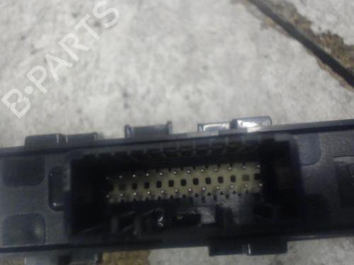 switch-renault-megane-iv-hatchback-b9amn_-2015-27135755 main image