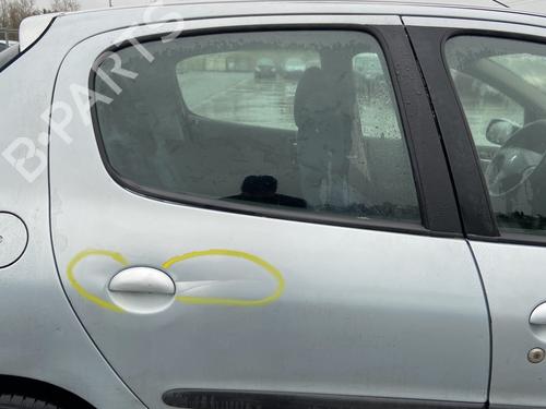 Dør rude højre bagtil PEUGEOT 206 Hatchback (2A/C) 1.4 i (75 hp) 31334042