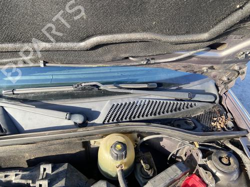 Used Front windshield wiper arm RENAULT CLIO II (BB_, CB_) 1.4 16V (B/CB0P, BB13) (98 hp) 30936158