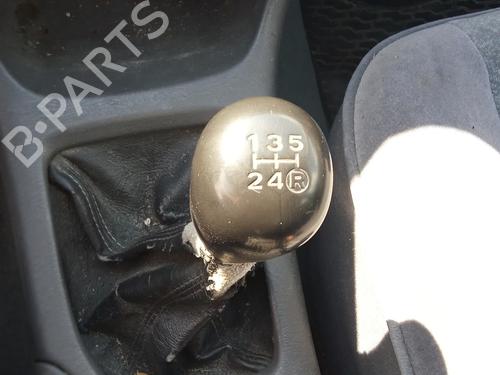 Used Gear lever TOYOTA AVENSIS (_T22_) 2.0 TD (CT220_, CT220R) (90 hp) 27110245