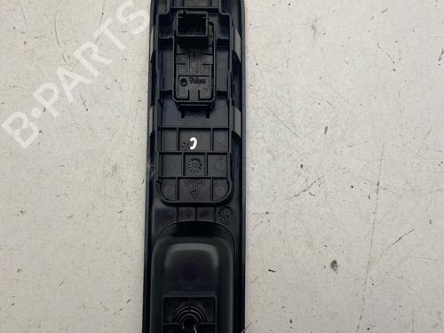 Used Right front window switch Right front window switch PEUGEOT 207 (WA_, WC_) 1.4 HDi (68 hp) 33876799 33876799