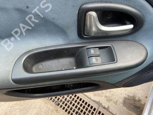 Used Left front window switch RENAULT CLIO II (BB_, CB_) 1.5 dCi (B/CB07) (65 hp) 31191062