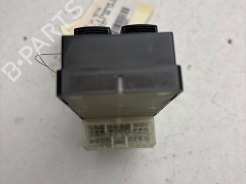 Used Left front window switch Left front window switch SUZUKI SPLASH (EX) 1.2 (A5B412) (86 hp) 36399492 36399492
