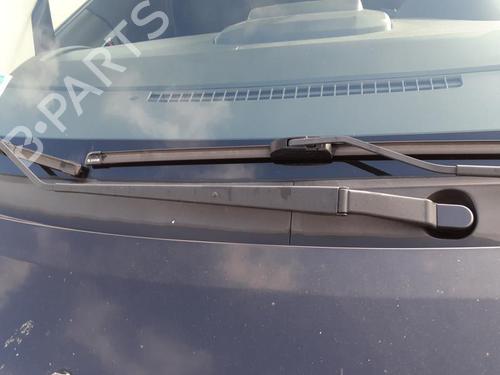 Used Front windshield wiper arm MAZDA 5 (CR) 2.0 CD (CR19) (143 hp) 27120479