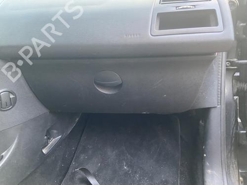 Guantera CITROËN C4 I (LC_) 1.4 16V (88 hp) 31754235