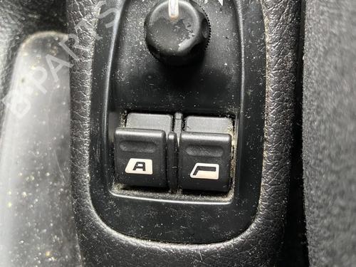 Venstre fortil elrude kontakt PEUGEOT 206 SW (2E/K) 1.4 HDi (68 hp) 32170034