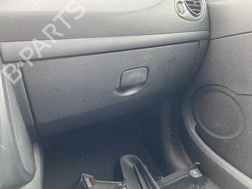 Used Glove box RENAULT CLIO III (BR0/1, CR0/1) 1.5 dCi (BR17, CR17) (86 hp) 27113832