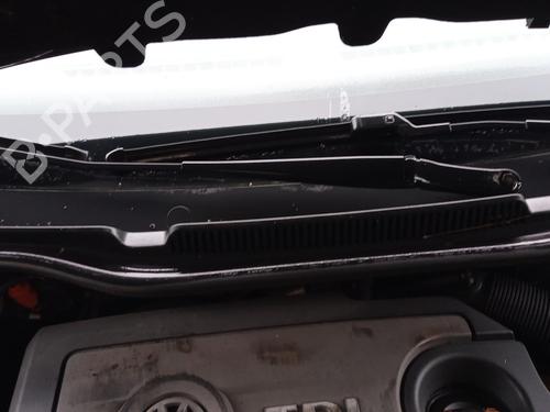 Used Front windshield wiper arm VW POLO V (6R1, 6C1) 1.6 TDI (90 hp) 27134468