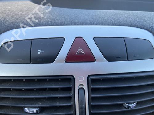 BP30418179I22 main image