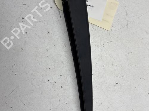 Used Rear windshield wiper arm Rear windshield wiper arm 33773564 33773564