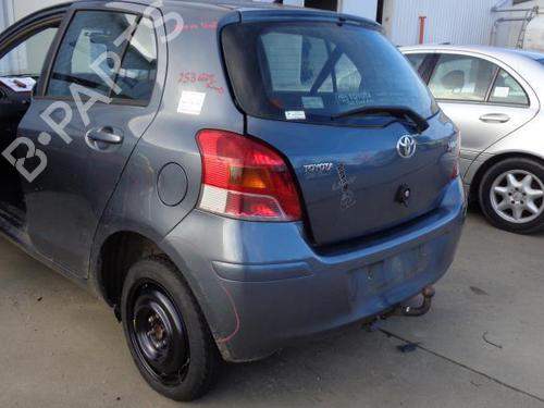 Used Fuel flap TOYOTA YARIS (_P9_) 1.4 D-4D (NLP90_, NLP90R) (90 hp) 27122461