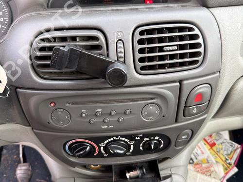 Used Radio Radio 36370850 36370850