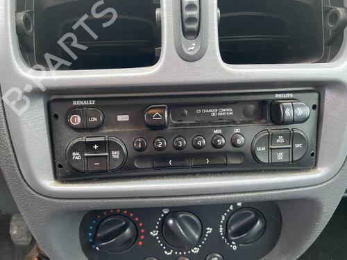 Used Radio Radio RENAULT CLIO II (BB_, CB_) 1.6 (B/CB0D, BB00) (90 hp) 33570085 33570085