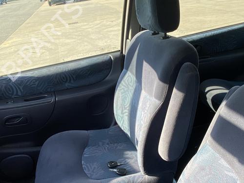 Used Right front seat RENAULT ESPACE III (JE0_) 2.2 12V TD (JE0E, JE0H, JE0P) (113 hp) 29026805