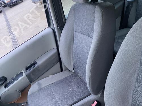 Sæde højre fortil RENAULT MODUS / GRAND MODUS (F/JP0_) 1.6 (JP03, JP0B, JP0U, JP0Y, JP1G) (112 hp) 30099790