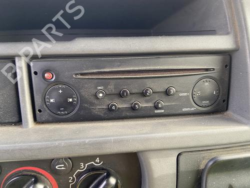 Autoradio RENAULT MASTER II Van (FD) 2.5 dCi (FD02) (101 hp) 31672343