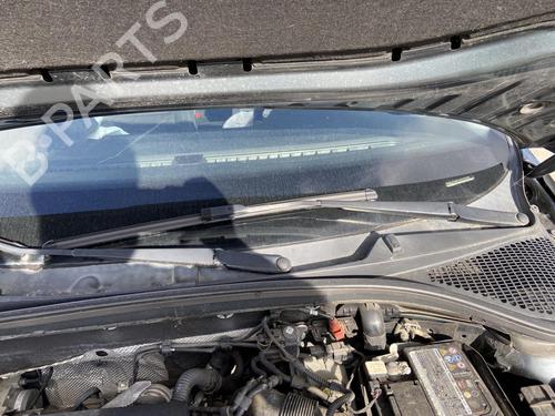 Used Front windshield wiper arm SKODA OCTAVIA III Combi (5E5, 5E6) 1.6 TDI (115 hp) 27114641