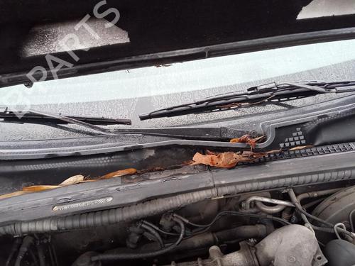 Used Front windshield wiper arm PEUGEOT 406 (8B) 2.0 HDI 110 (109 hp) 27145578