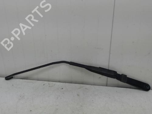 Used Front windshield wiper arm RENAULT MASTER II Van (FD) 2.5 dCi (101 hp) 27117724