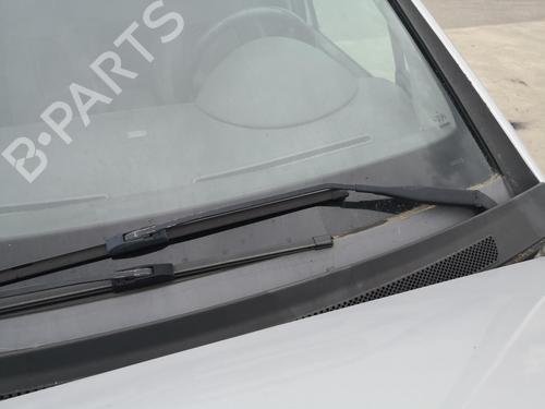 Used Front windshield wiper arm MERCEDES-BENZ A-CLASS (W168) A 170 CDI (168.009, 168.109) (95 hp) 27104930