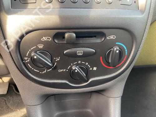 Used Climate control PEUGEOT 206 Hatchback (2A/C) 1.4 i (75 hp) 30299849