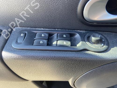Used Left front window switch Left front window switch RENAULT MODUS / GRAND MODUS (F/JP0_) 1.5 dCi 75 (75 hp) 32729812 32729812