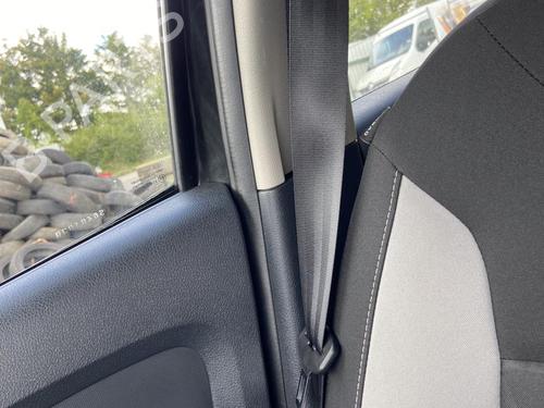 front-right-seatbelt-dacia-sandero-ii-2012-27108135 main image