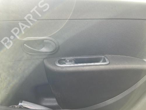 Højre fortil invendig håndtag RENAULT CLIO III (BR0/1, CR0/1) 1.5 dCi (BR17, CR17) (86 hp) 30104596