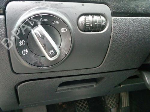 Used Headlight switch VW GOLF VI (5K1) 1.4 TSI (122 hp) 27127152