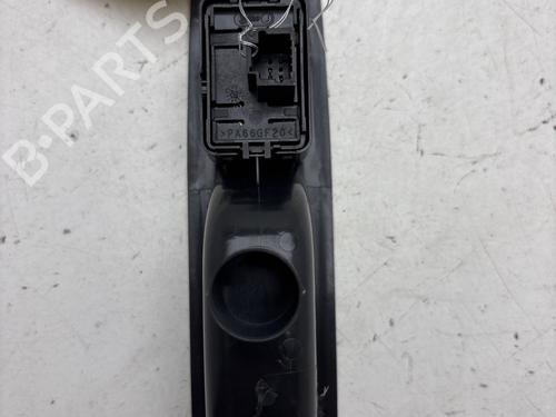 Venstre bagtil elrude kontakt Venstre bagtil elrude kontakt RENAULT SCÉNIC III (JZ0/1_) 1.5 dCi (110 hp) 36804622 36804622